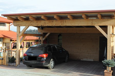 Carport aus Fichtenholz mit Pultdach
